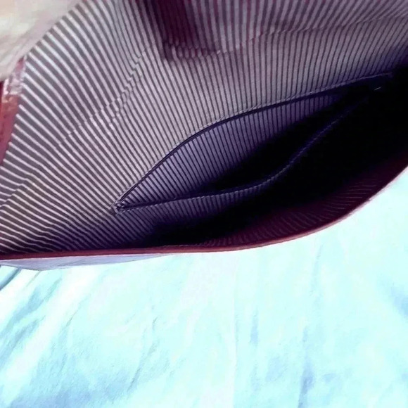 Unbranded snap wallet with interior zip pocket - Picture 4 of 6